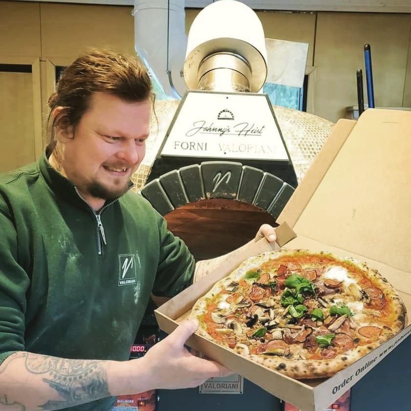 johnnysHeistMaui v0017 - Johnnys Heist Maui Review: Is This Maui's Best Pizza?
