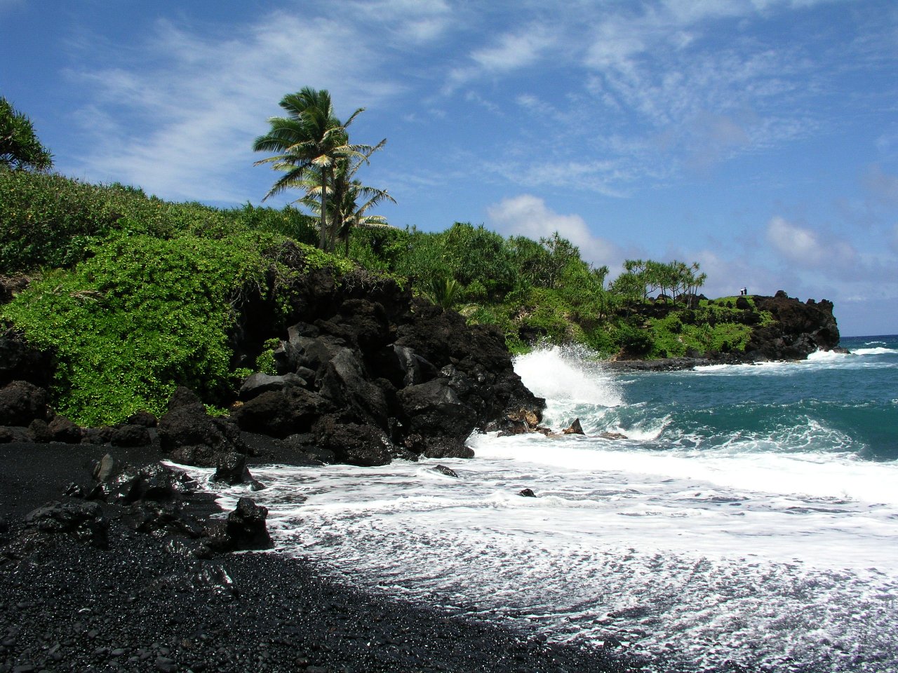 Black Sand Beach Maui Waiʻānapanapa State Park is Maui's Black Let's